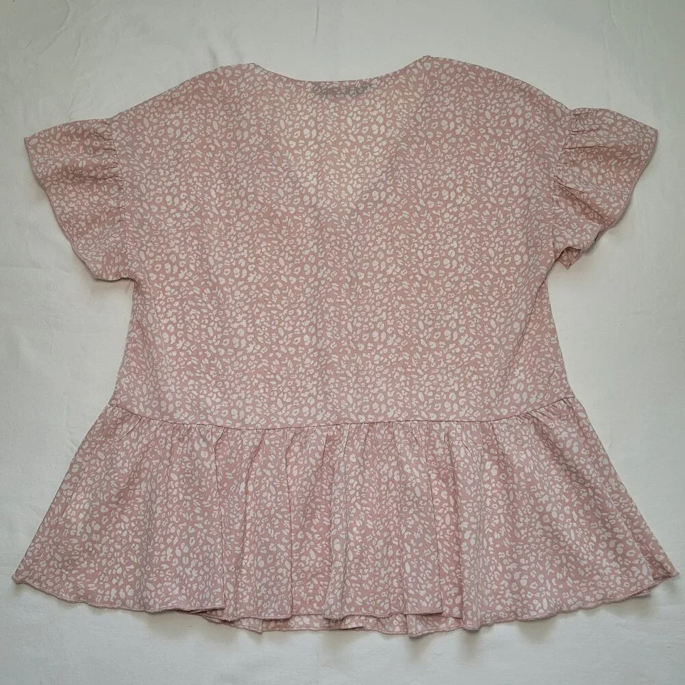 SHEIN Pink Animal Print Flutter Sleeve Peplum Blouse Size Small Coquette - Picture 2 of 8